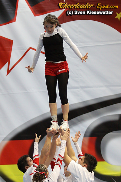 ../Images/Fursty Razorbacks Coed Groupstunt_004.jpg